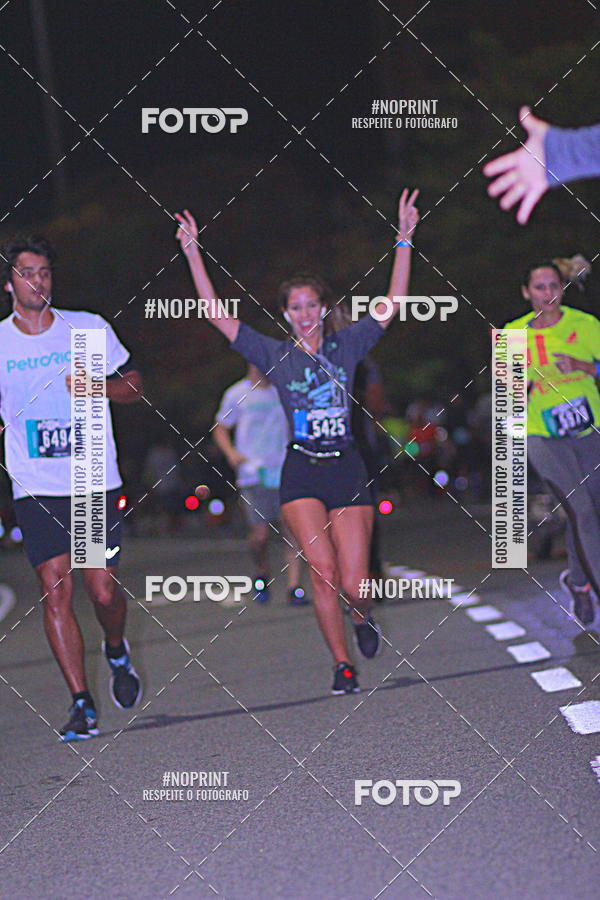 Buy your photos of the eventNight Run 2019 - Pop - Rio de Janeiro on Fotop