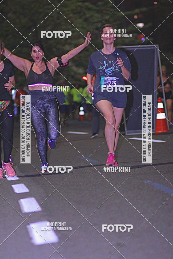 Buy your photos of the eventNight Run 2019 - Pop - Rio de Janeiro on Fotop