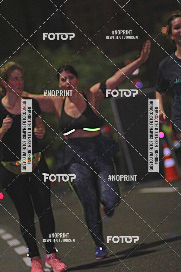 Buy your photos of the eventNight Run 2019 - Pop - Rio de Janeiro on Fotop
