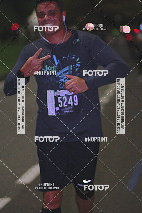 Buy your photos of the eventNight Run 2019 - Pop - Rio de Janeiro on Fotop