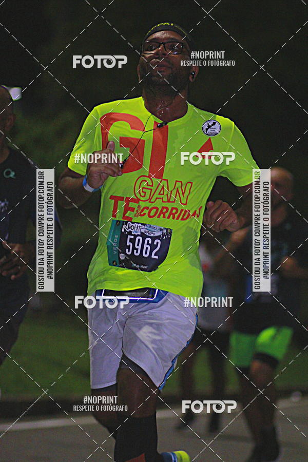 Buy your photos of the eventNight Run 2019 - Pop - Rio de Janeiro on Fotop