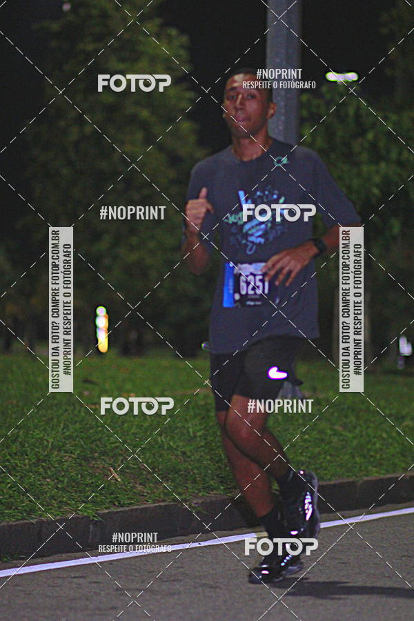 Buy your photos of the eventNight Run 2019 - Pop - Rio de Janeiro on Fotop