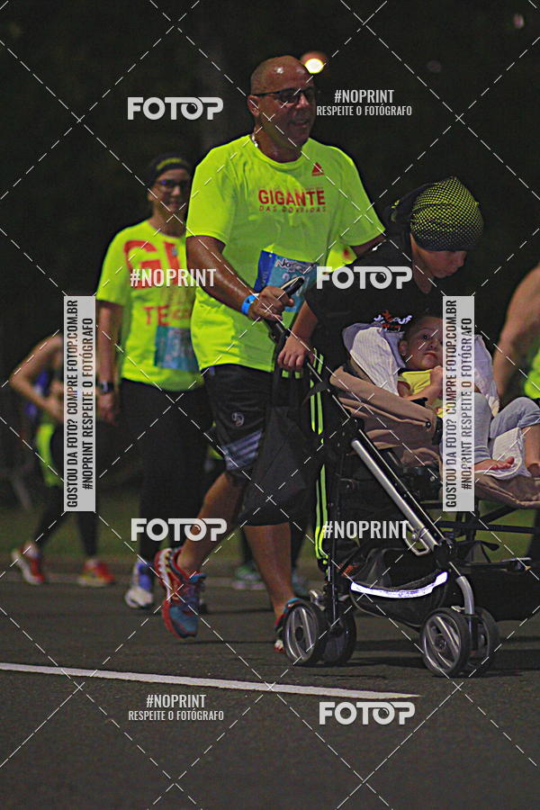 Buy your photos of the eventNight Run 2019 - Pop - Rio de Janeiro on Fotop
