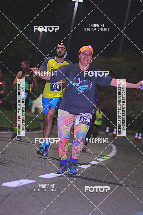 Buy your photos of the eventNight Run 2019 - Pop - Rio de Janeiro on Fotop