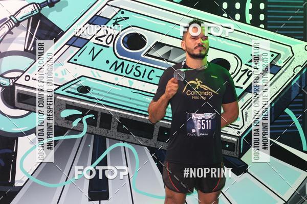 Buy your photos of the eventNight Run 2019 - Pop - Rio de Janeiro on Fotop