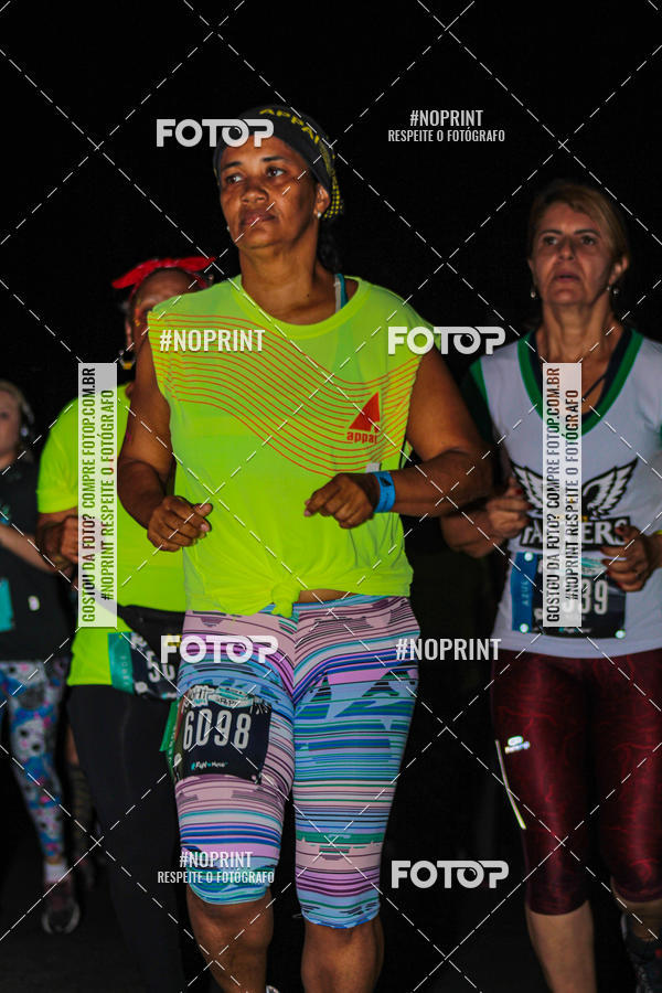 Buy your photos of the eventNight Run 2019 - Pop - Rio de Janeiro on Fotop