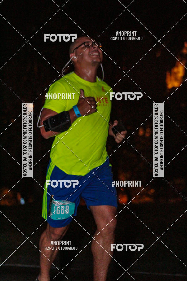 Buy your photos of the eventNight Run 2019 - Pop - Rio de Janeiro on Fotop