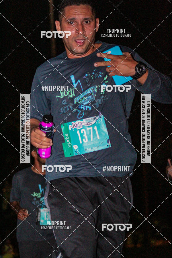 Buy your photos of the eventNight Run 2019 - Pop - Rio de Janeiro on Fotop