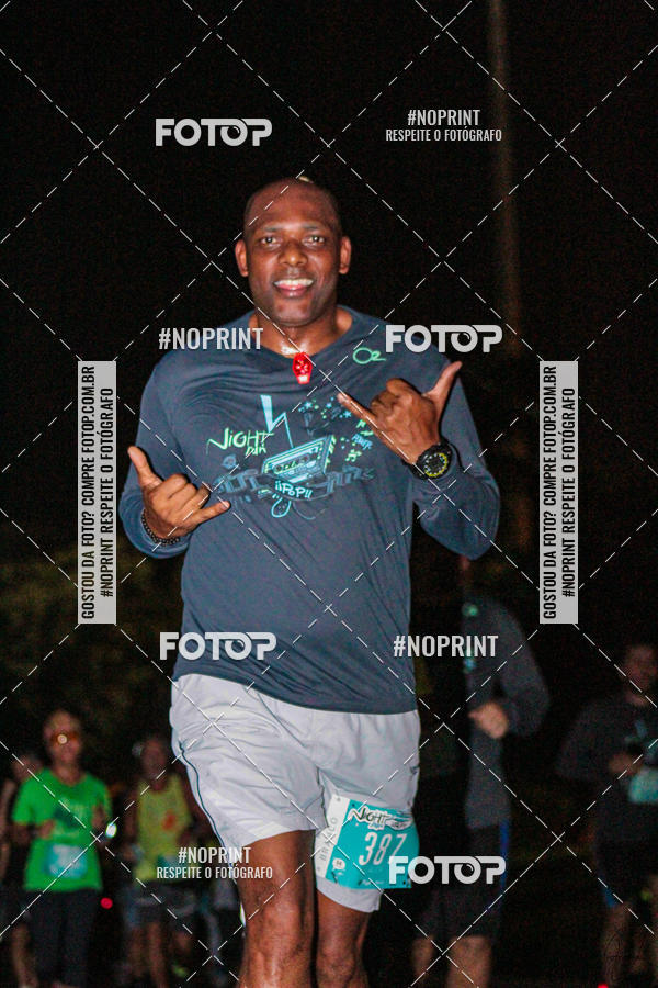 Buy your photos of the eventNight Run 2019 - Pop - Rio de Janeiro on Fotop