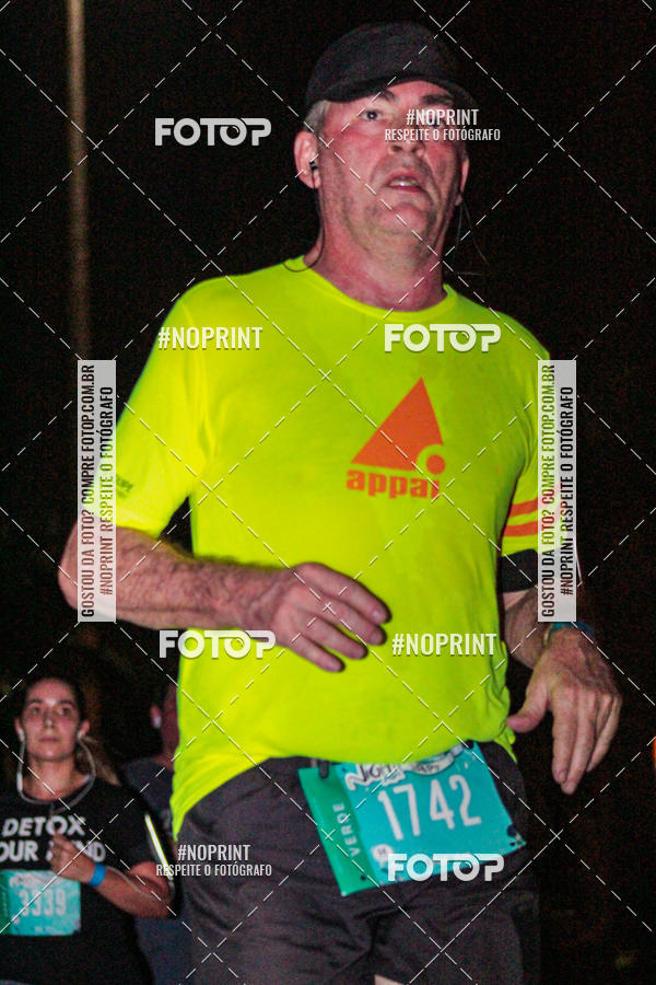 Buy your photos of the eventNight Run 2019 - Pop - Rio de Janeiro on Fotop