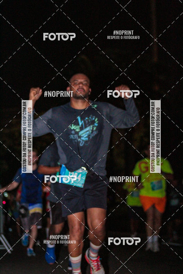 Buy your photos of the eventNight Run 2019 - Pop - Rio de Janeiro on Fotop