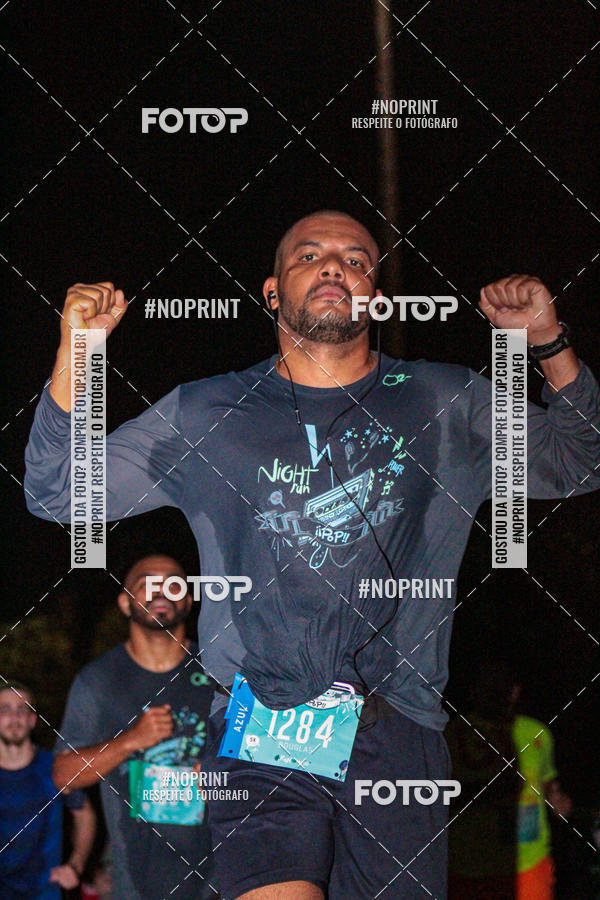 Buy your photos of the eventNight Run 2019 - Pop - Rio de Janeiro on Fotop