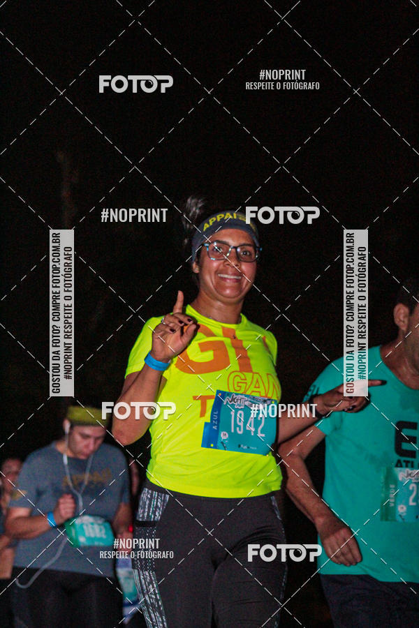 Buy your photos of the eventNight Run 2019 - Pop - Rio de Janeiro on Fotop