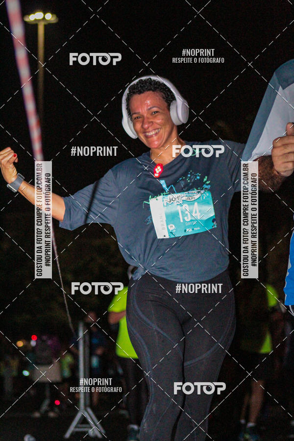 Buy your photos of the eventNight Run 2019 - Pop - Rio de Janeiro on Fotop