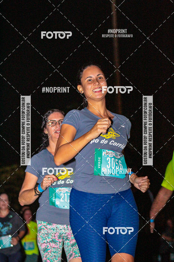 Buy your photos of the eventNight Run 2019 - Pop - Rio de Janeiro on Fotop