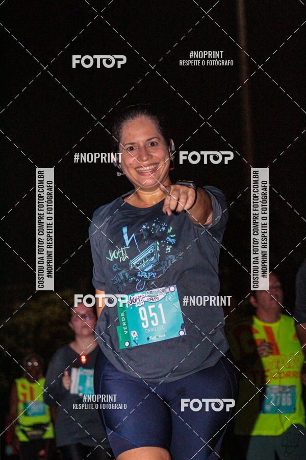 Buy your photos of the eventNight Run 2019 - Pop - Rio de Janeiro on Fotop