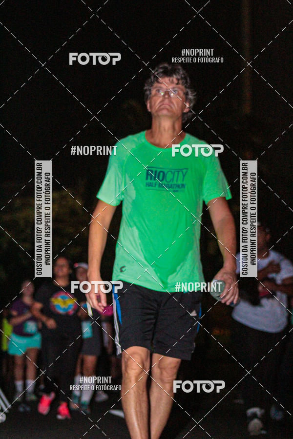Buy your photos of the eventNight Run 2019 - Pop - Rio de Janeiro on Fotop