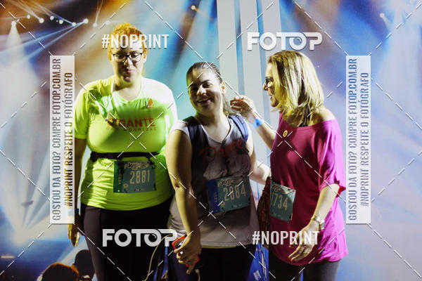 Buy your photos of the eventNight Run 2019 - Pop - Rio de Janeiro on Fotop