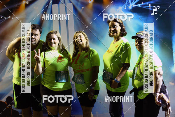Buy your photos of the eventNight Run 2019 - Pop - Rio de Janeiro on Fotop