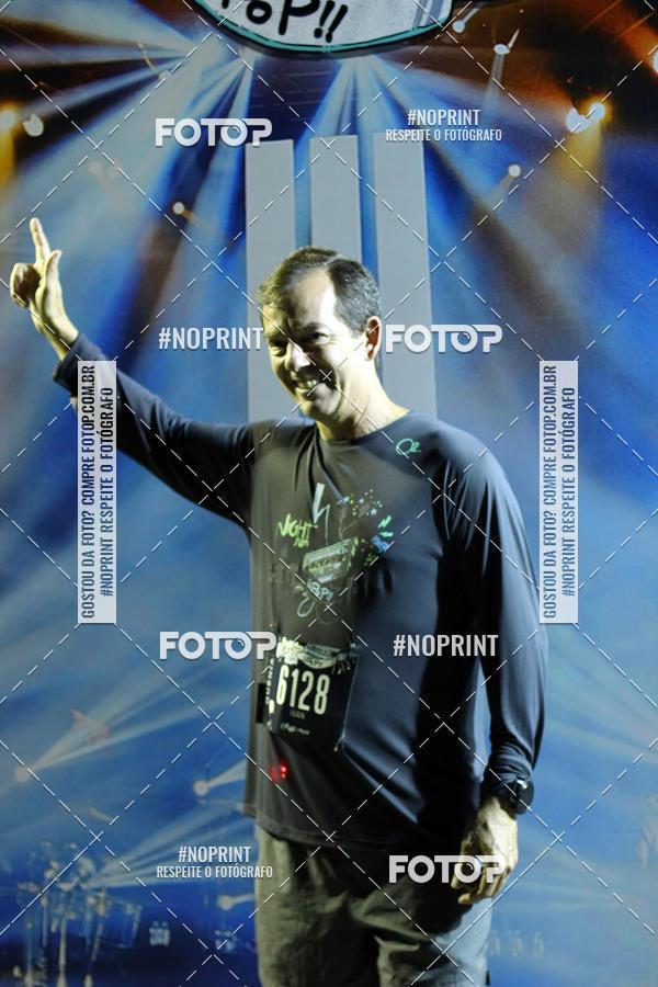 Buy your photos of the eventNight Run 2019 - Pop - Rio de Janeiro on Fotop
