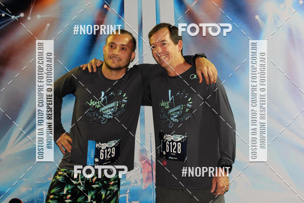 Buy your photos of the eventNight Run 2019 - Pop - Rio de Janeiro on Fotop