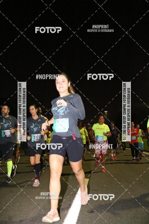 Buy your photos of the eventNight Run 2019 - Pop - Rio de Janeiro on Fotop