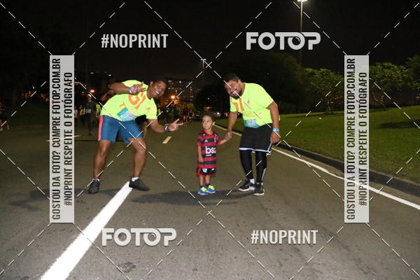 Buy your photos of the eventNight Run 2019 - Pop - Rio de Janeiro on Fotop