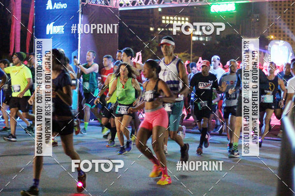 Buy your photos of the eventNight Run 2019 - Pop - Rio de Janeiro on Fotop