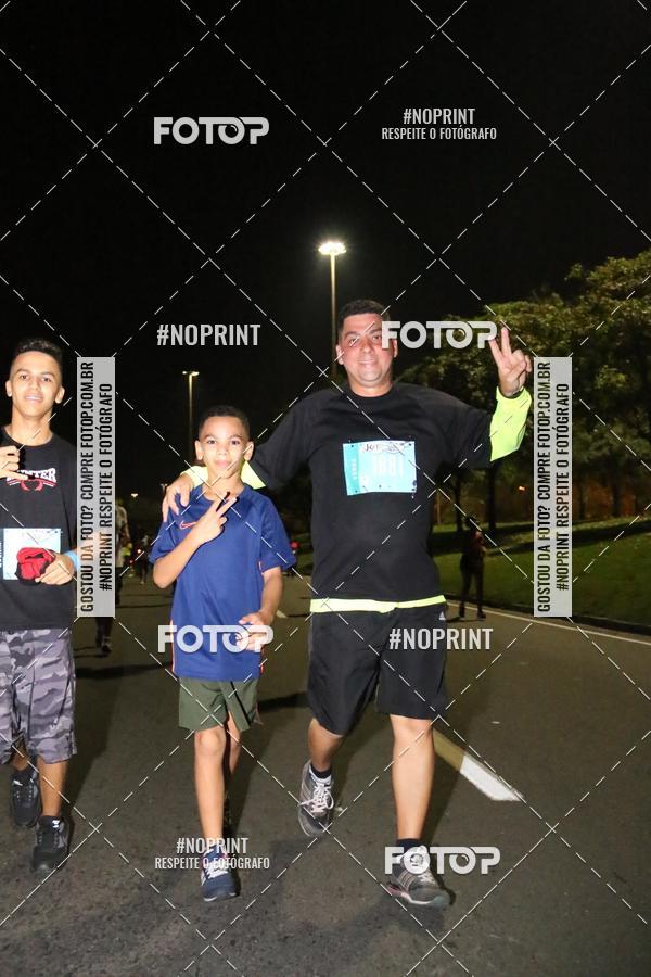 Buy your photos of the eventNight Run 2019 - Pop - Rio de Janeiro on Fotop