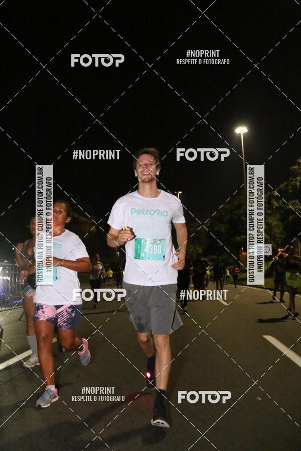 Buy your photos of the eventNight Run 2019 - Pop - Rio de Janeiro on Fotop