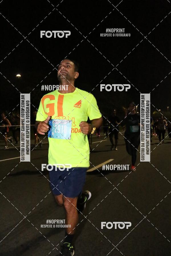 Buy your photos of the eventNight Run 2019 - Pop - Rio de Janeiro on Fotop