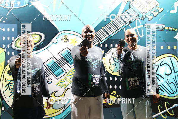 Buy your photos of the eventNight Run 2019 - Pop - Rio de Janeiro on Fotop
