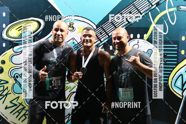 Buy your photos of the eventNight Run 2019 - Pop - Rio de Janeiro on Fotop