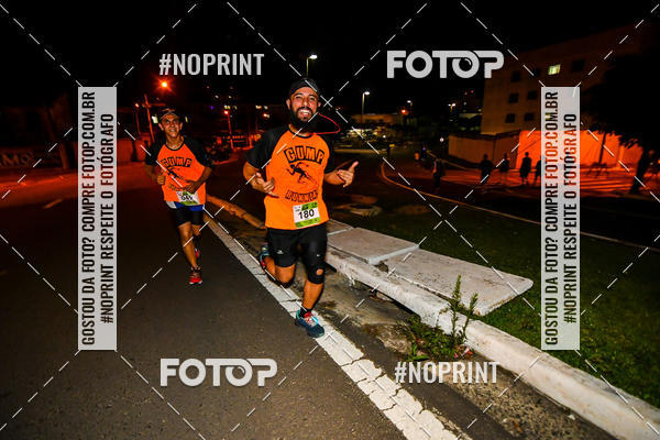 Buy your photos of the eventItu Night Run on Fotop