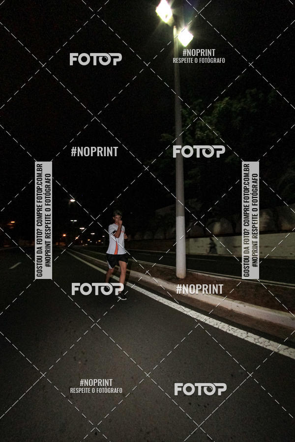 Buy your photos of the eventItu Night Run on Fotop
