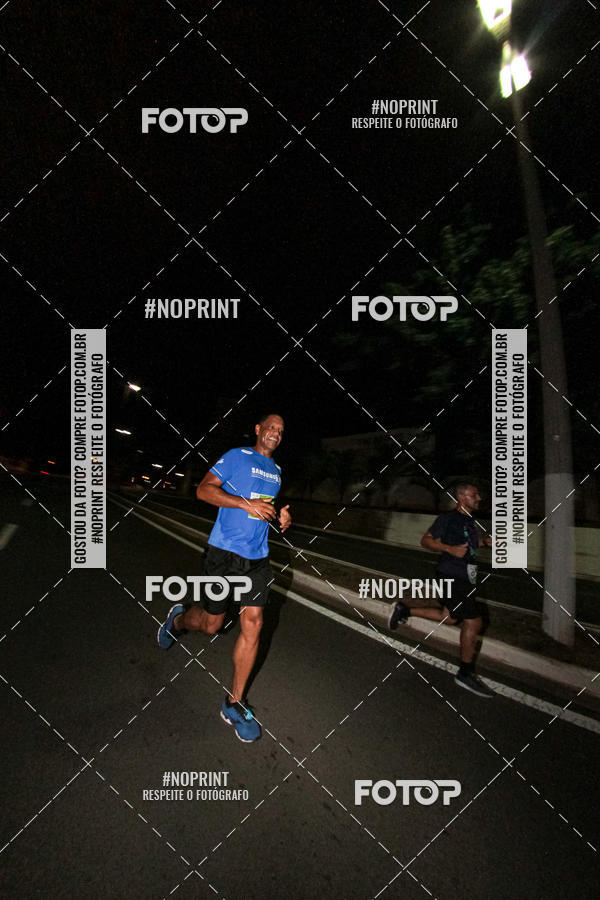 Buy your photos of the eventItu Night Run on Fotop