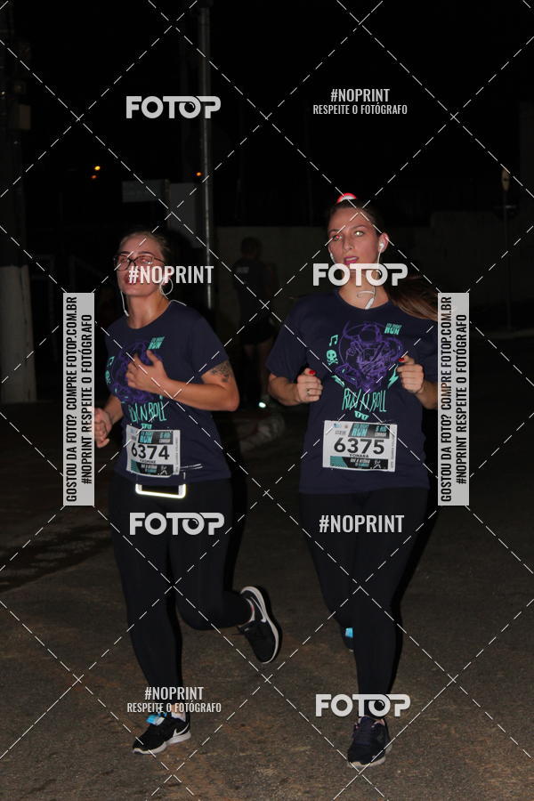 Buy your photos of the eventItu Night Run on Fotop