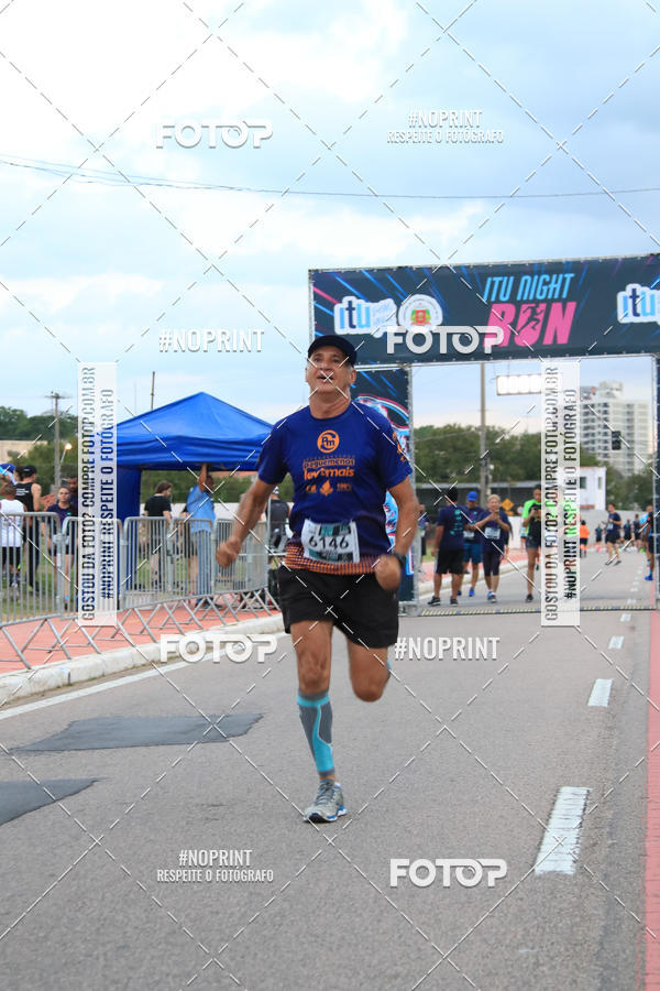 Buy your photos of the eventItu Night Run on Fotop