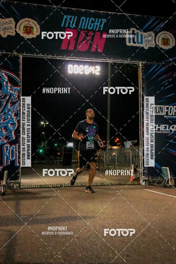 Buy your photos of the eventItu Night Run on Fotop