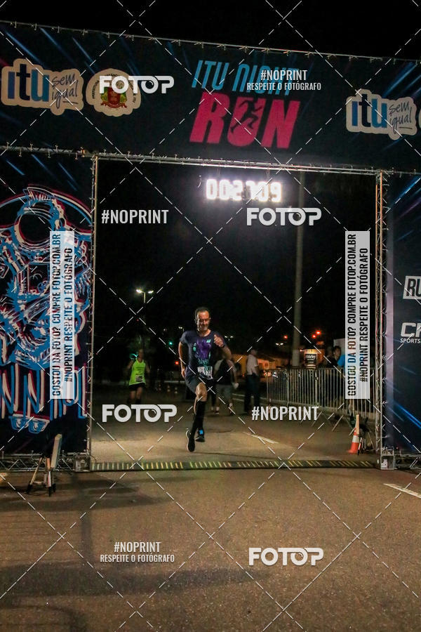 Buy your photos of the eventItu Night Run on Fotop