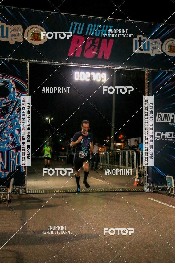 Buy your photos of the eventItu Night Run on Fotop