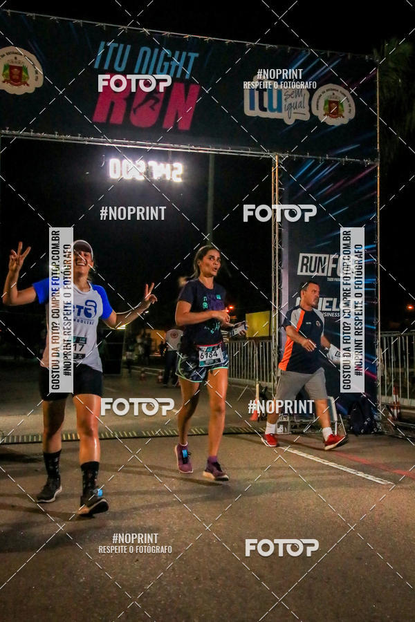 Buy your photos of the eventItu Night Run on Fotop