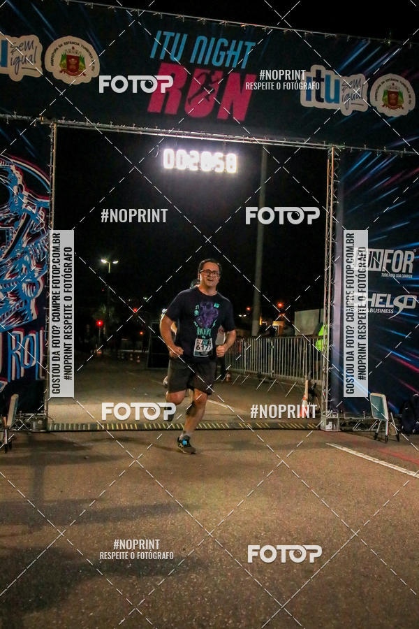 Buy your photos of the eventItu Night Run on Fotop