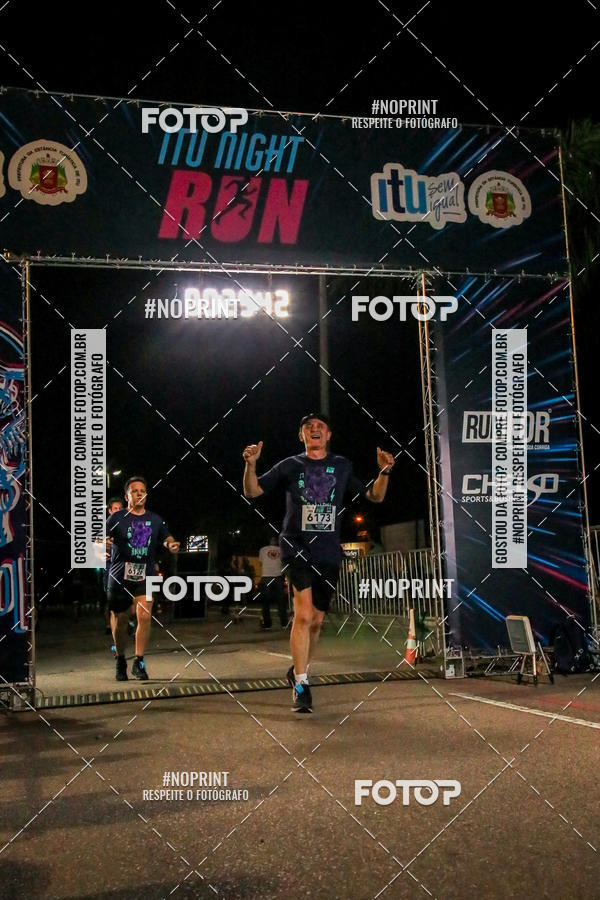 Buy your photos of the eventItu Night Run on Fotop
