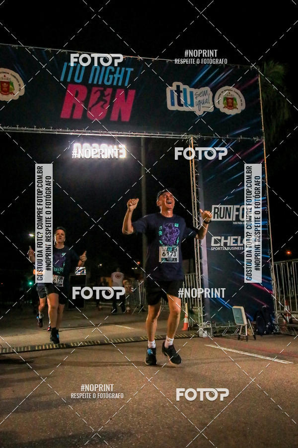 Buy your photos of the eventItu Night Run on Fotop