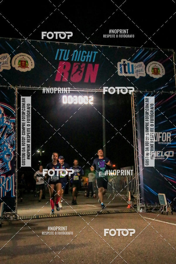 Buy your photos of the eventItu Night Run on Fotop