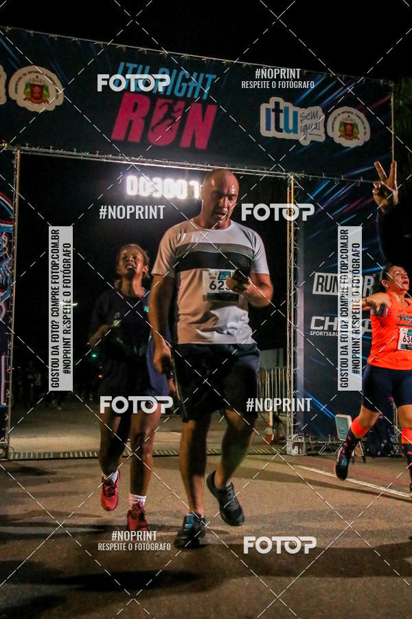 Buy your photos of the eventItu Night Run on Fotop