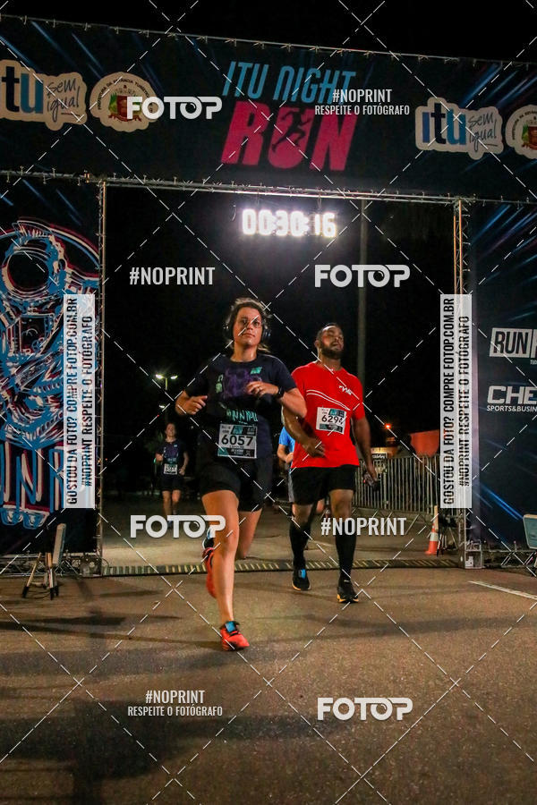 Buy your photos of the eventItu Night Run on Fotop