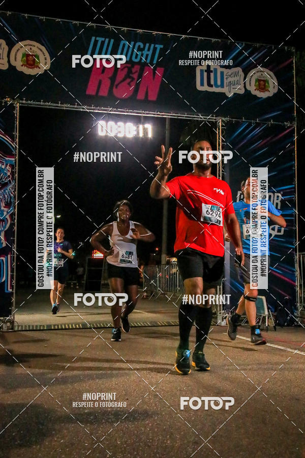 Buy your photos of the eventItu Night Run on Fotop