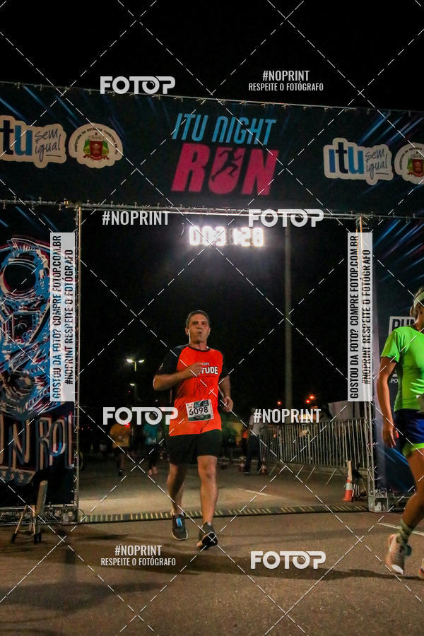 Buy your photos of the eventItu Night Run on Fotop